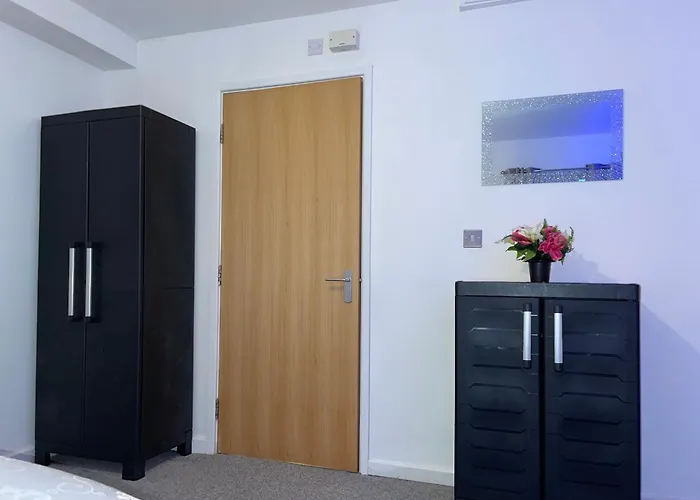 Elegant 1-Br Flat Roman Road