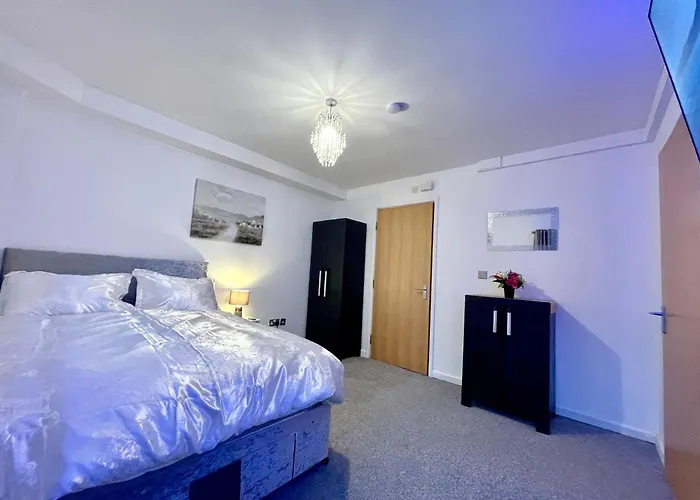 Elegant 1-Br Flat Roman Road