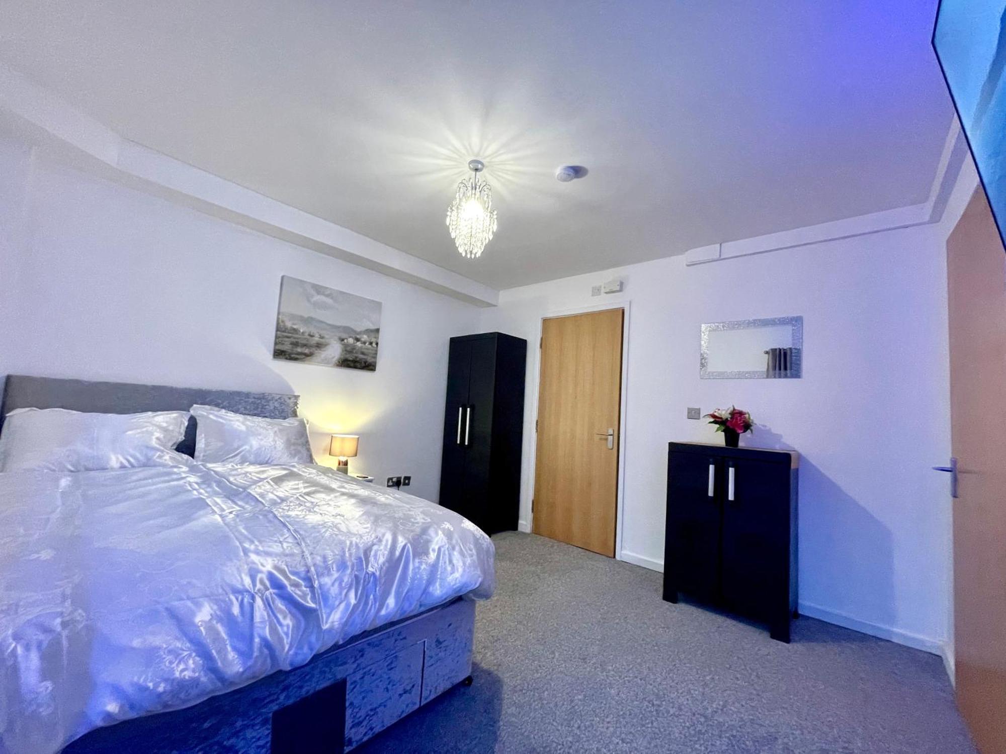 Elegant 1-br Flat Road Apartment *