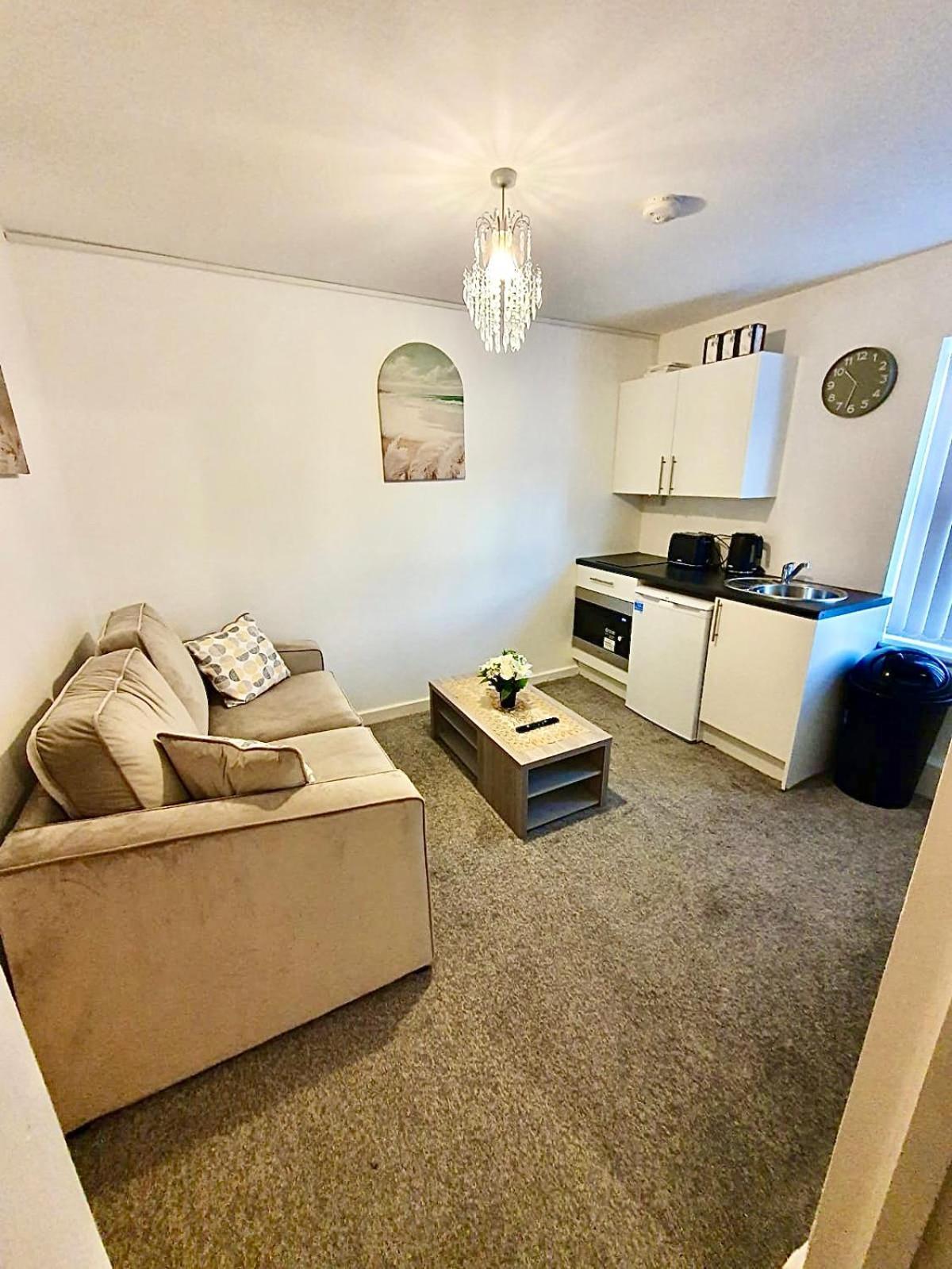 Apartment Elegant 1-br Flat Road